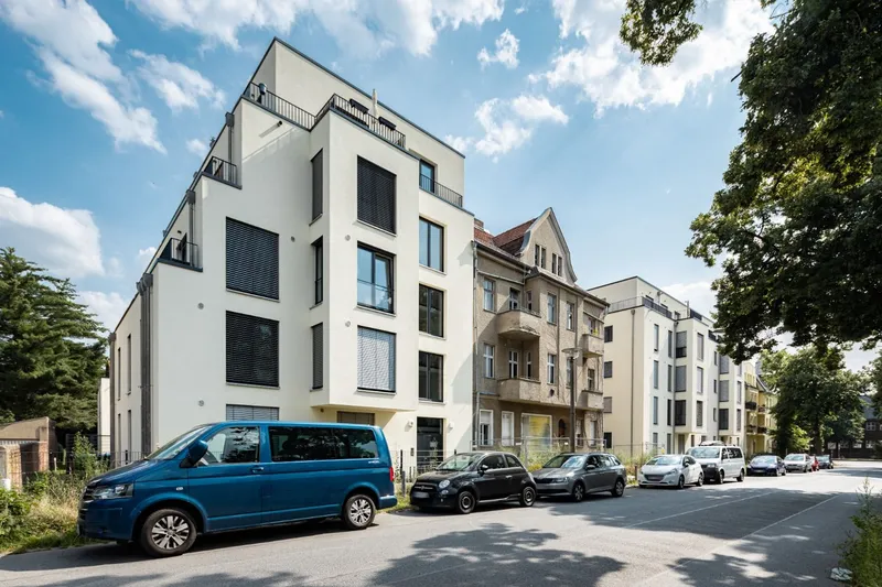 Sofort einziehen: Charmante 4-Zimmer-Wohnung mit Balkon — photo 1